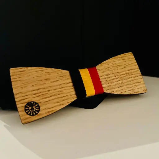 Wooden bow tie 